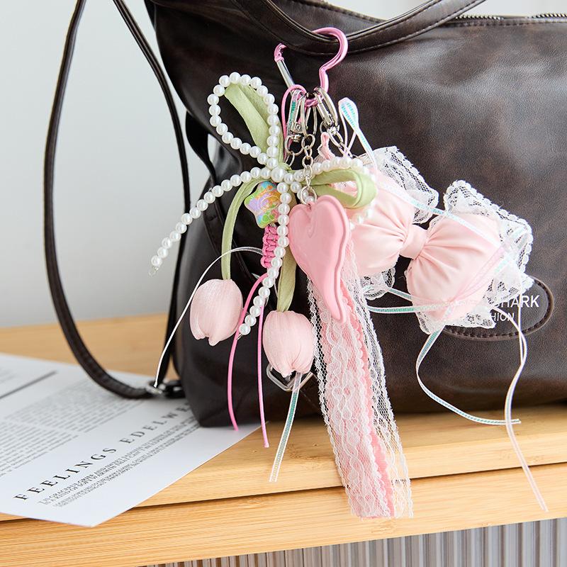 Minimalist and stylish summer woven bag charm keychain,chaincharmsupply.com