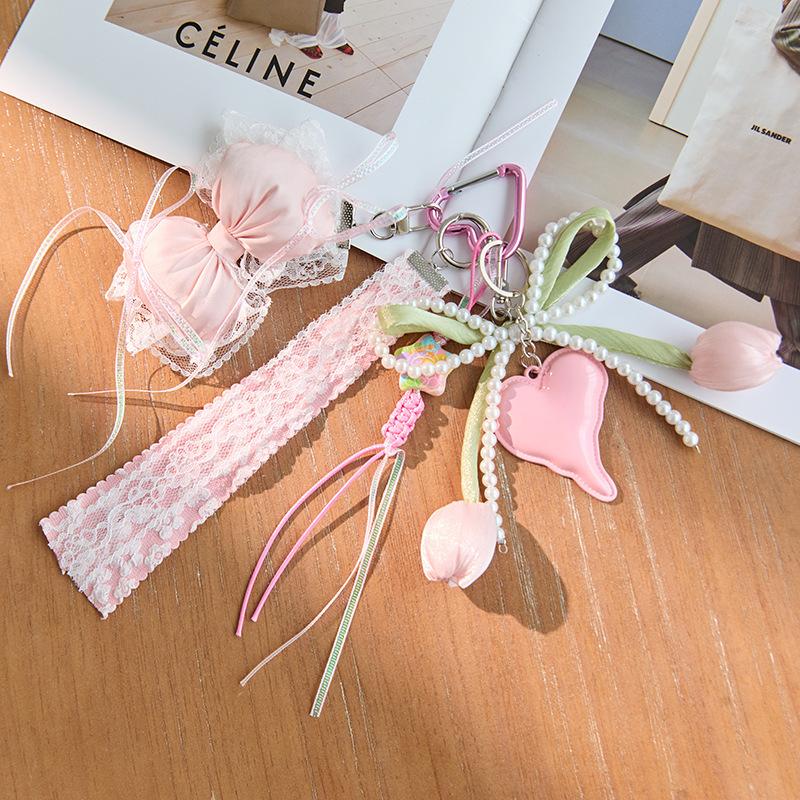 Minimalist and stylish summer woven bag charm keychain,chaincharmsupply.com