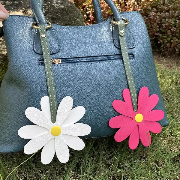 European And American Daisy Bag Charm Pu Leather Sunflower Keychain, Charms Craft Supply | Canada & USA and Europe Wide FREE shipping
