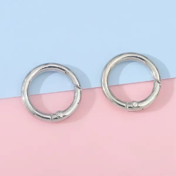 White K color 28mm 5 pcs/pack,chaincharmsupply.com