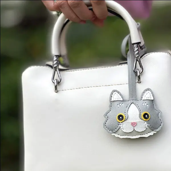 Light gray,chaincharmsupply.com