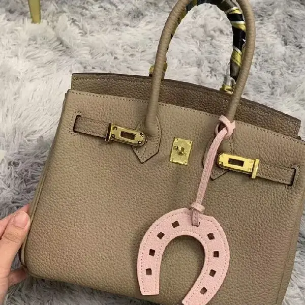 Light pink,chaincharmsupply.com