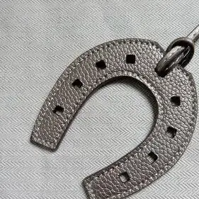 Light gray,chaincharmsupply.com