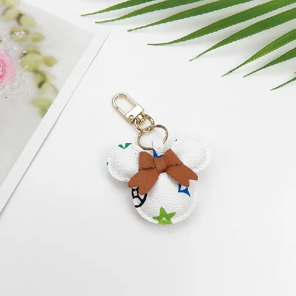 White flowers,chaincharmsupply.com