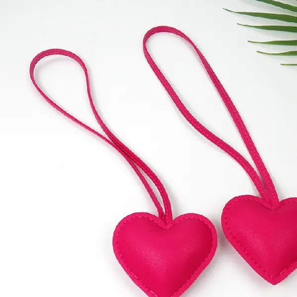 Rose red - heart diameter 7CM, rope length 20Cm,chaincharmsupply.com