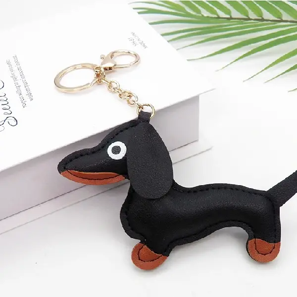 Black + gold keychain,chaincharmsupply.com