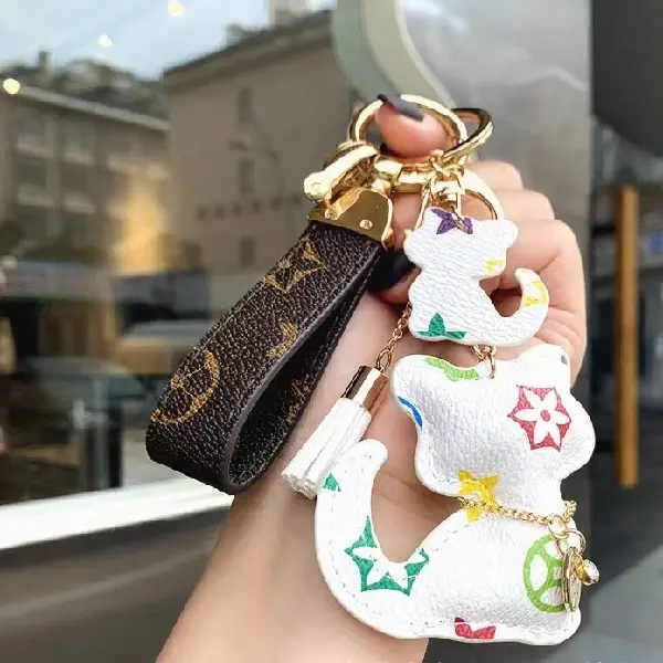 White flower + keychain,chaincharmsupply.com