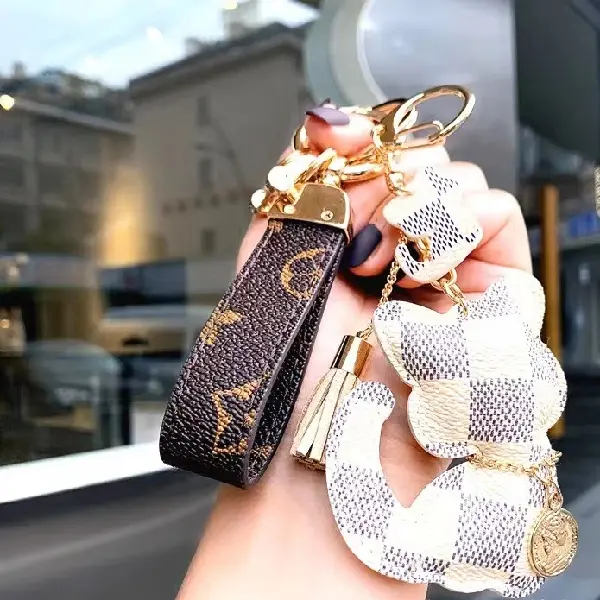 White grid + keychain,chaincharmsupply.com