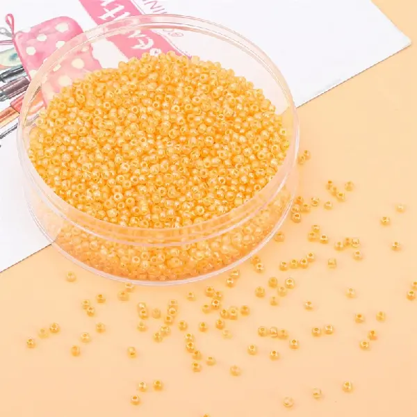 Real yellow -4mm, hole diameter about 1.5mm, 10g/pack, about 100 pieces,chaincharmsupply.com