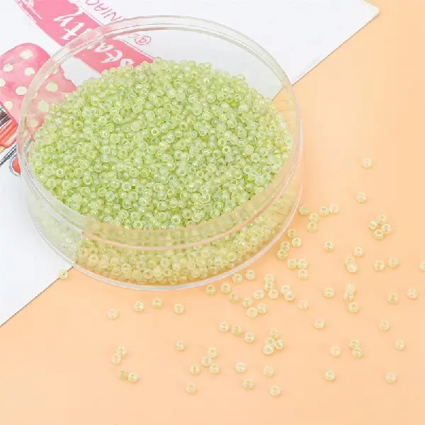 Bud green-4mm, hole diameter about 1.5mm, 10g/pack, about 100 pieces,chaincharmsupply.com