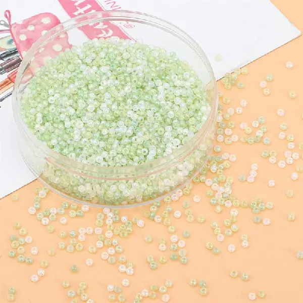 Light green series - 4mm, aperture about 1.5mm, 10g/pack, about 100 pieces,chaincharmsupply.com
