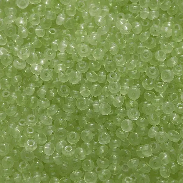 Grass green-10g/pack, about 150 pieces, 2x4mm, hole diameter about 1mm,chaincharmsupply.com