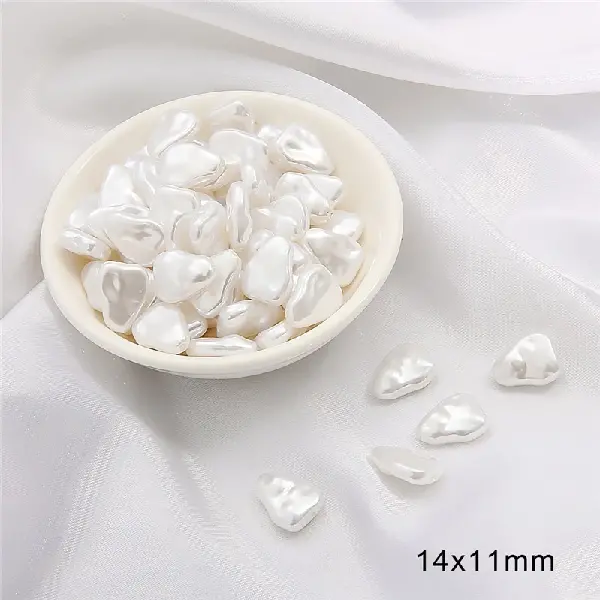 #07 long melon seeds, size 14×11mm, 10 pcs/pack, hole diameter about 1.5mm - white,chaincharmsupply.com