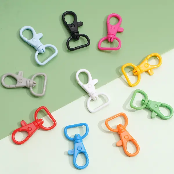 Plastic color movable keychain 22x40mm 10 pcs/pack,chaincharmsupply.com